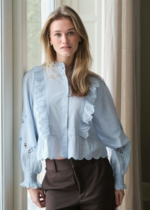 Petrine embroidery bluse Light Blue Neo Noir 